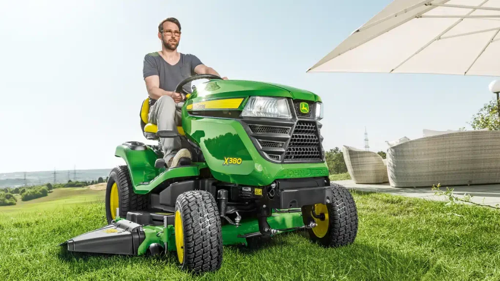 John Deere X380 Ride-on Lawnmower