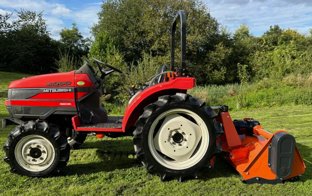 MITSUBISHI MT200 4WD compact tractor & new 4ft flail mower