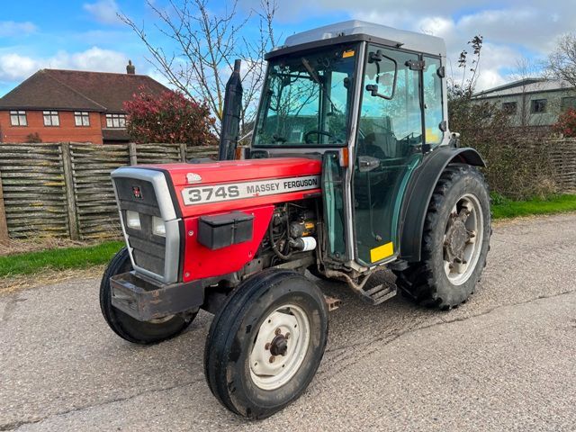 1996 Massey Ferguson 374S