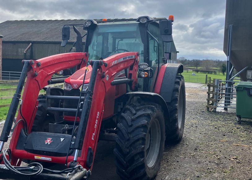 Massey Ferguson 5711M CAB Tractor