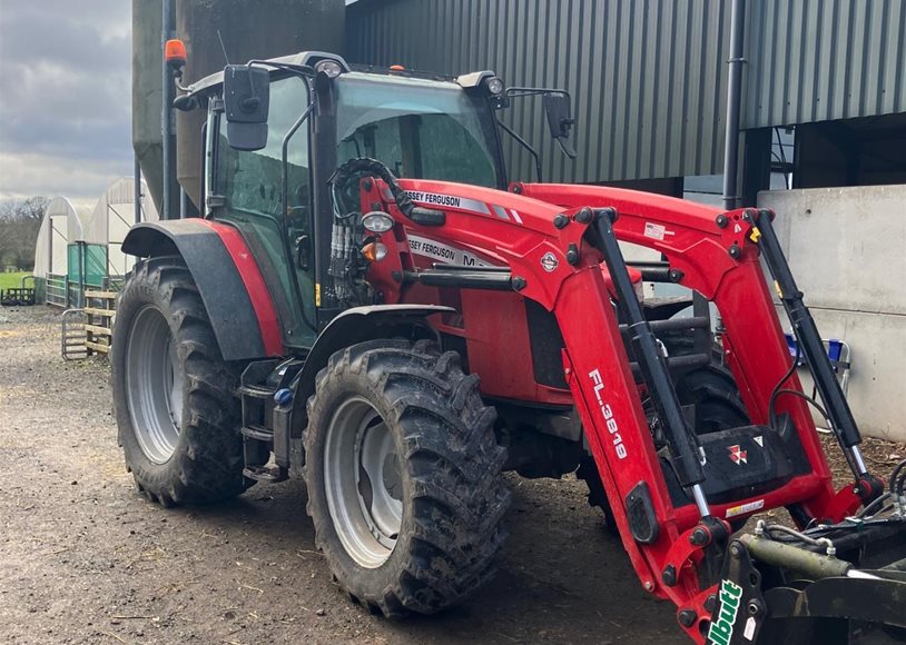 Massey Ferguson 5711M CAB Tractor