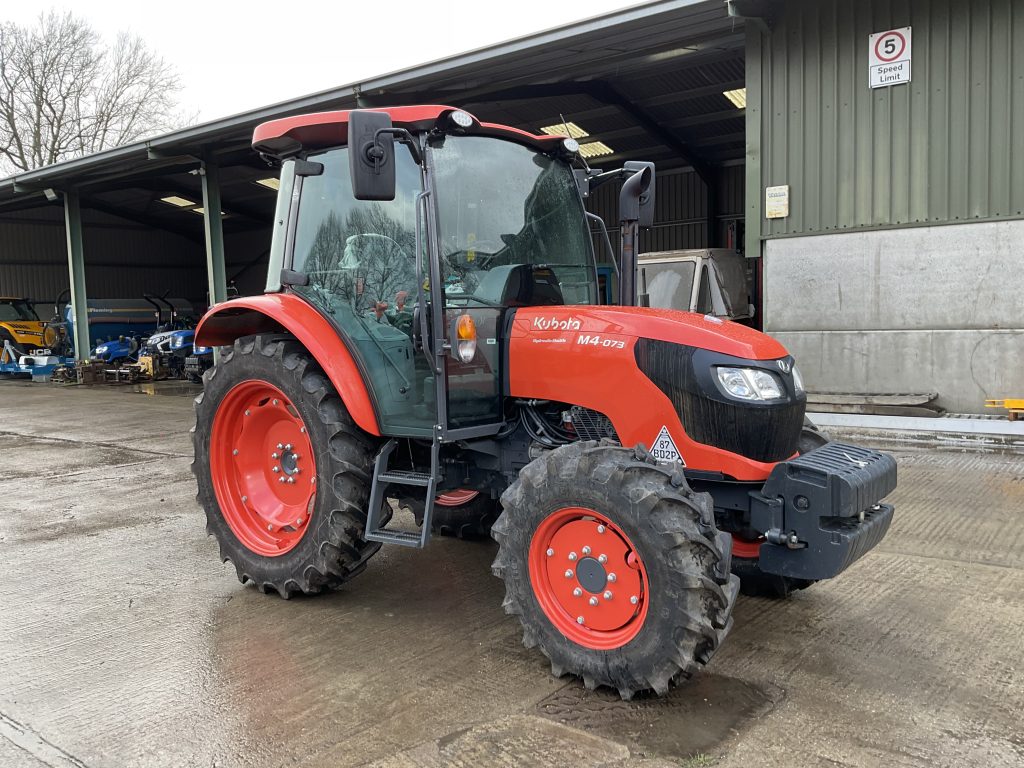 KUBOTA M4-073