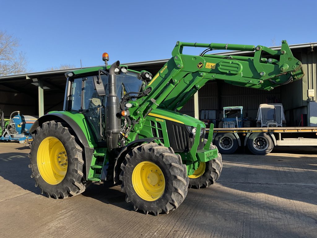 JOHN DEERE 6120M