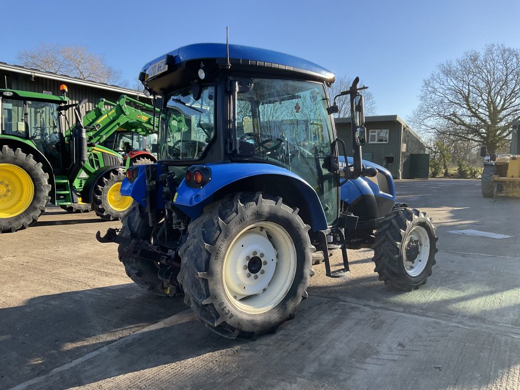 NEW HOLLAND T4.75 S