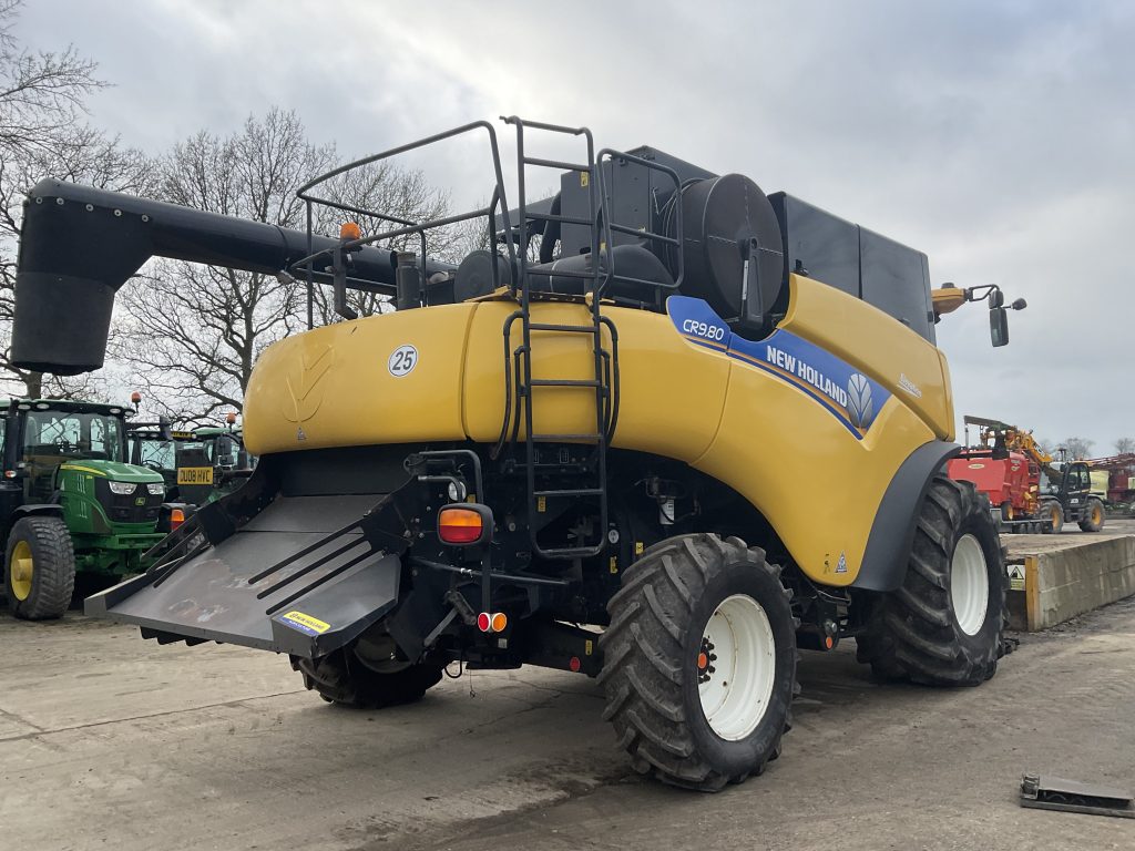 NEW HOLLAND CR9080 ELEVATION