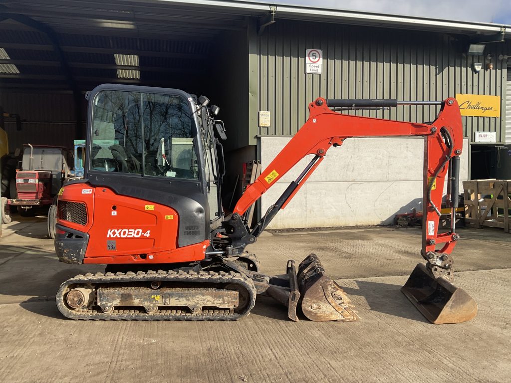 KUBOTA KX030-4