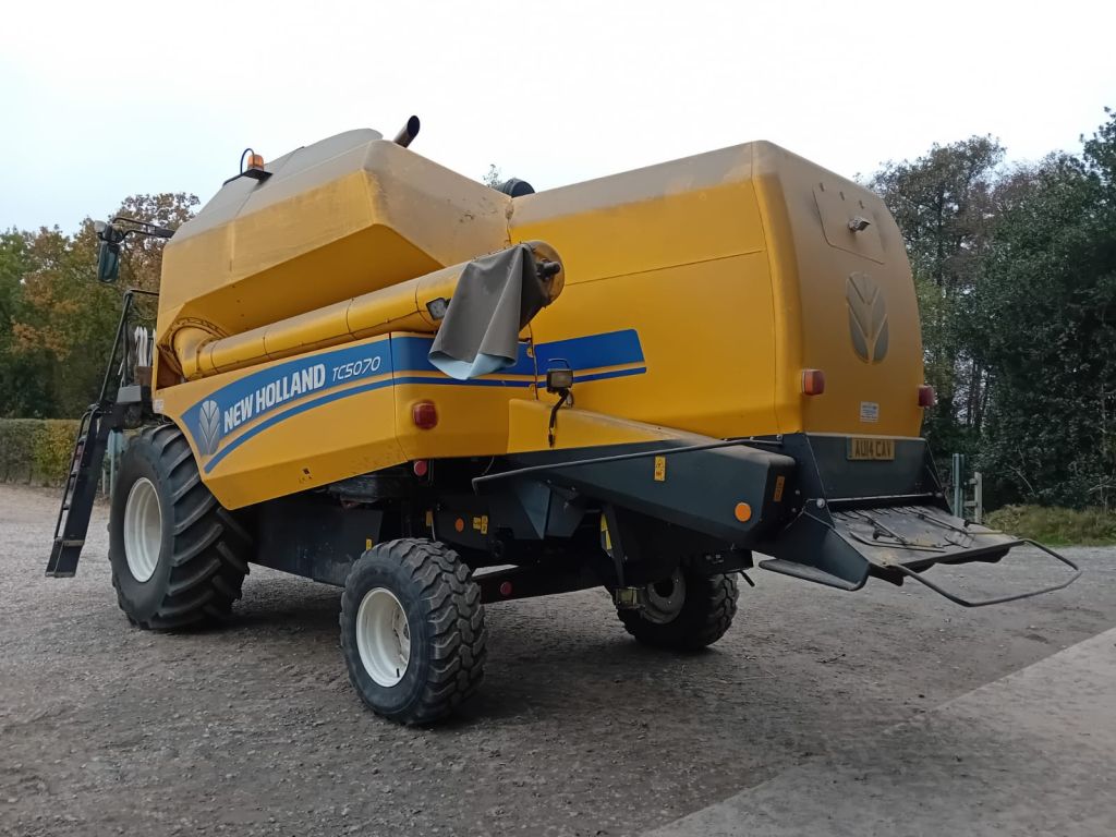 New Holland TC5070