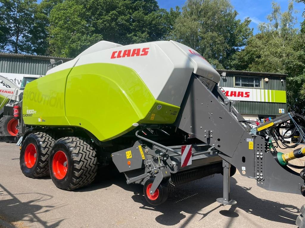 CLAAS QUADRANT 5300FC