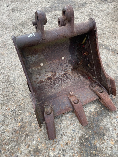 18 Digger Bucket