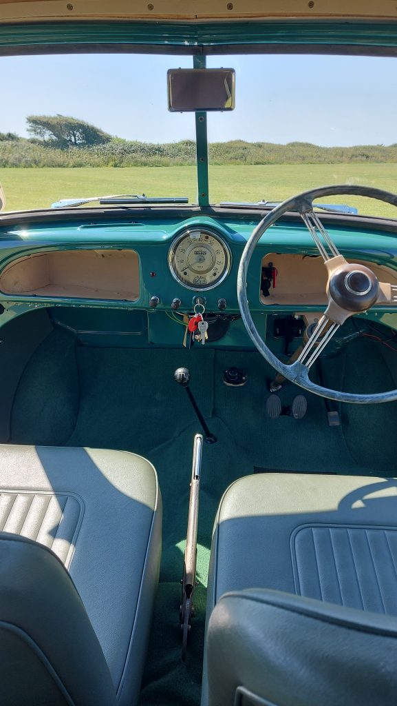 Morris minor 1956 split screen convertible series 2