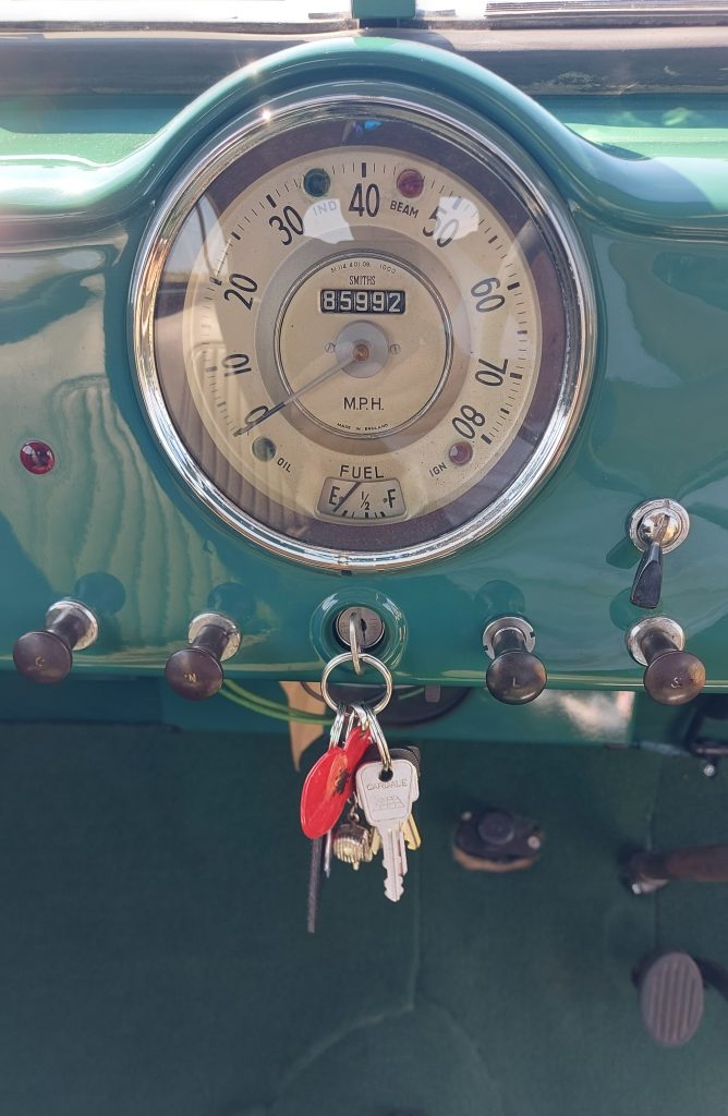 Morris minor 1956 split screen convertible series 2