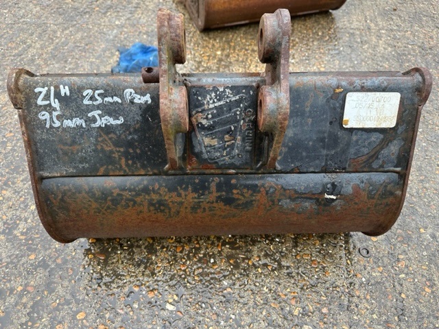 24 Inch JCB Mini Digger Bucket