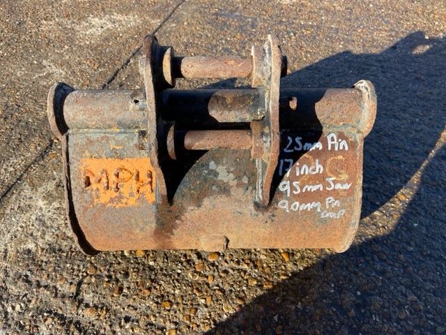 Mini Digger Bucket 17 Inch