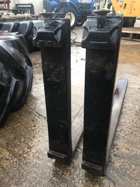 Pair of 95cm Forklift Tines