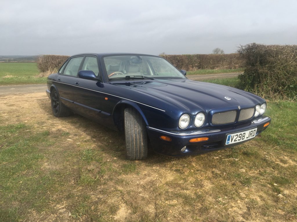 Jaguar XJR