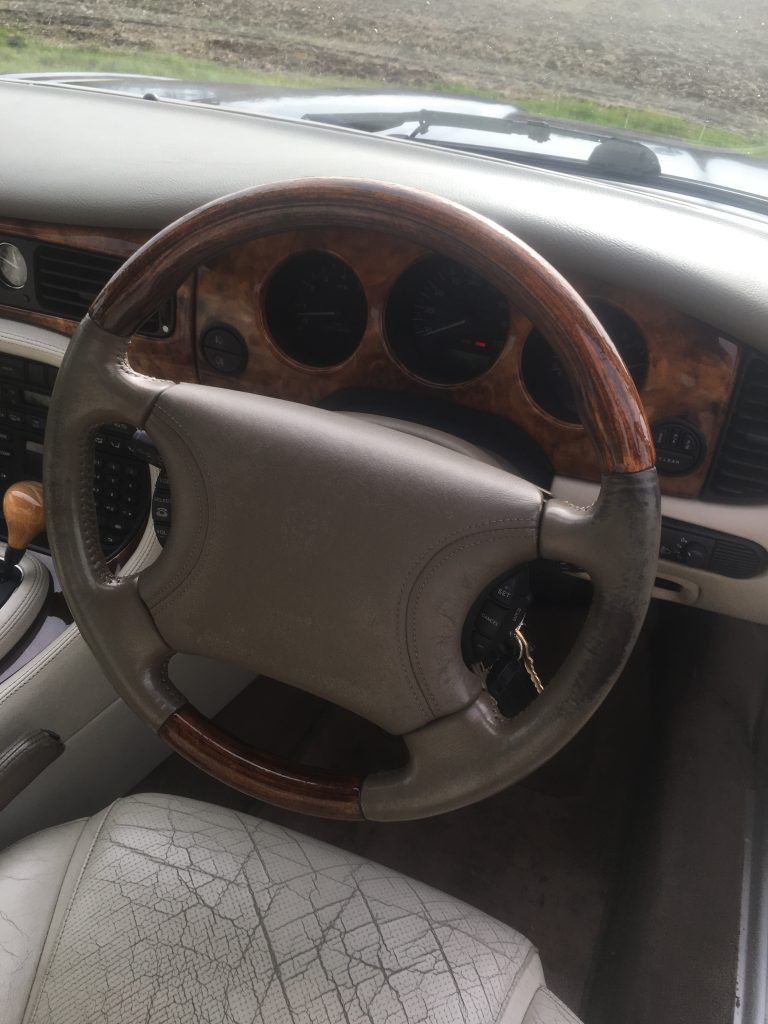 Jaguar XJR