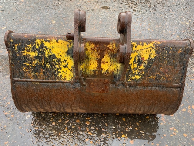 JCB 24 Inch Mini Digger Bucket