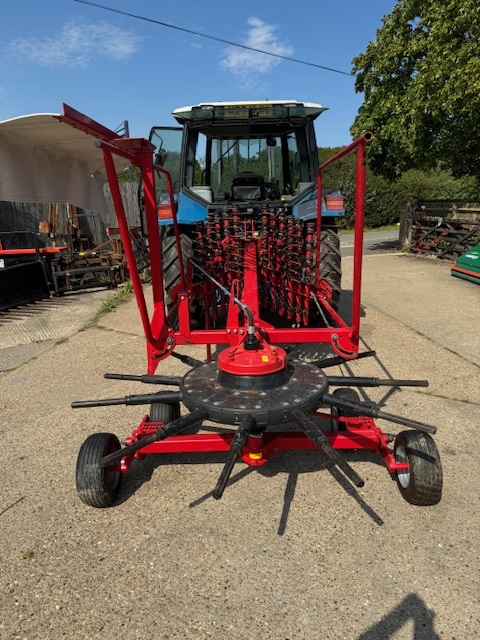 Lely Hibiscus 425s Hay Rake