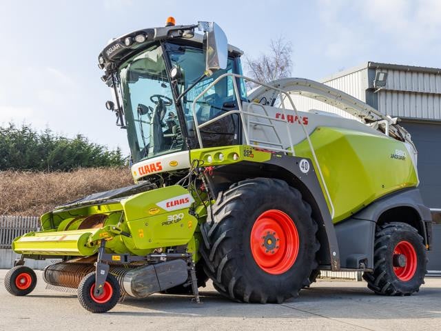 CLAAS JAGUAR 880 4WD