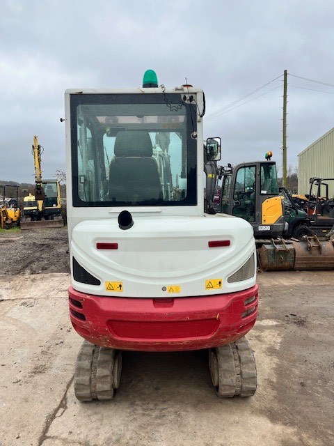 TAKEUCHI TB 230