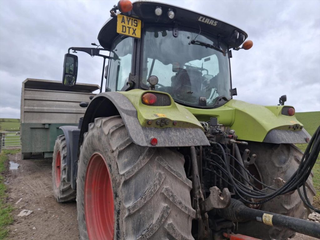 CLAAS ARION 630