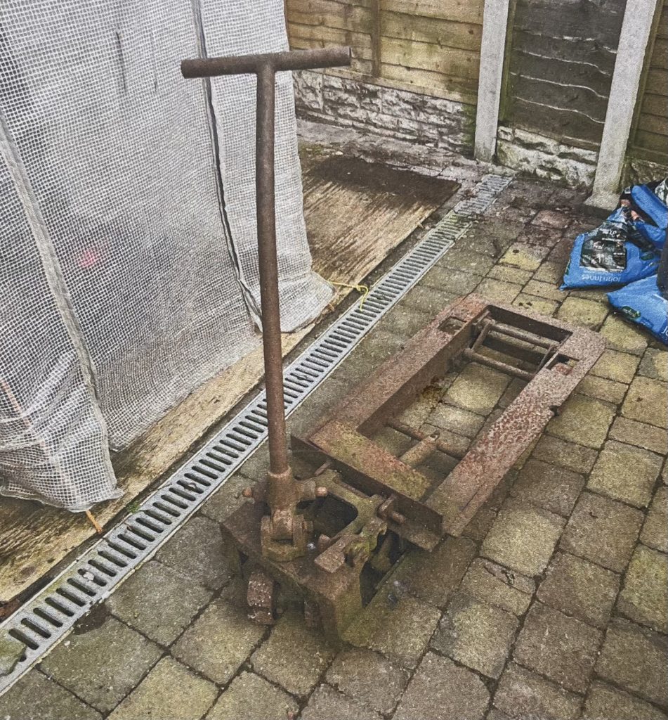 Pallet truck