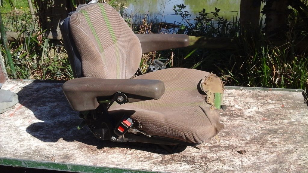 John Deere 6420S seat