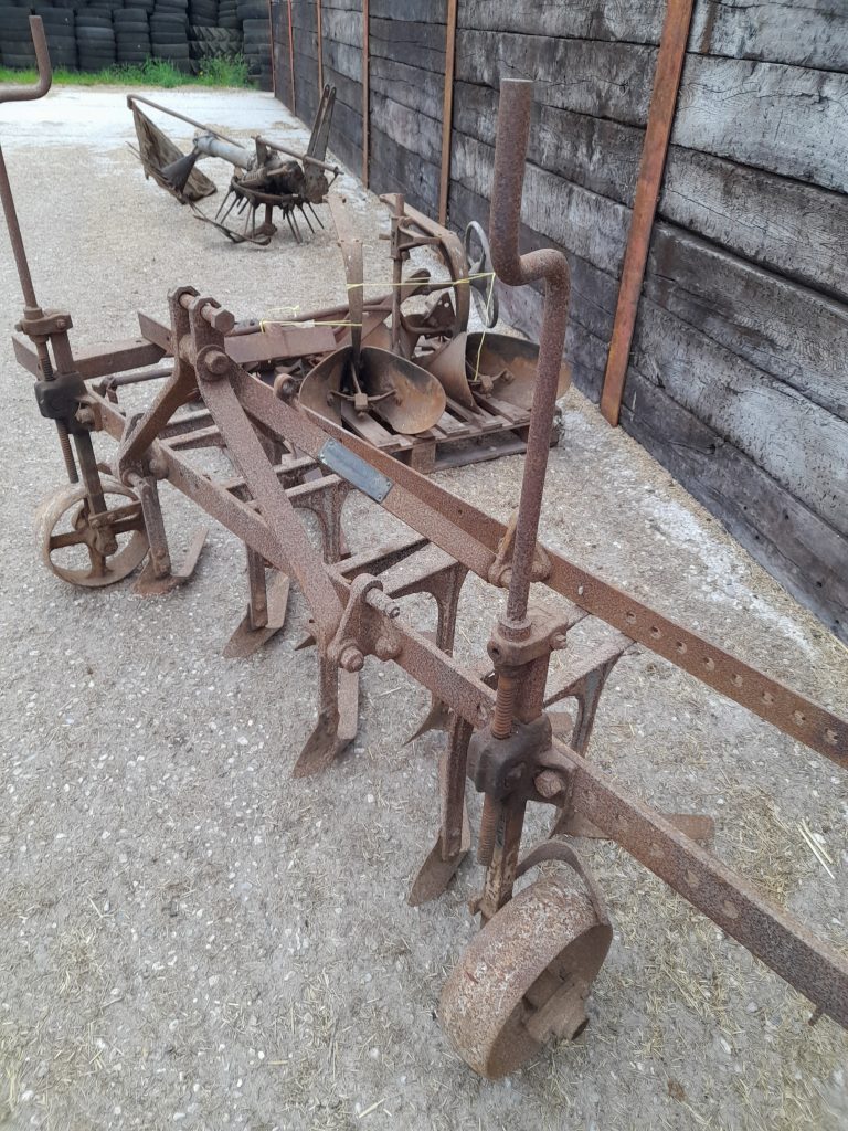 Fordson Hoe/cultivator/ potato ridger