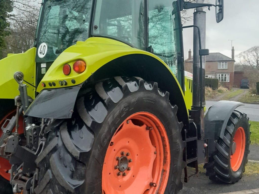 CLAAS ARION 620