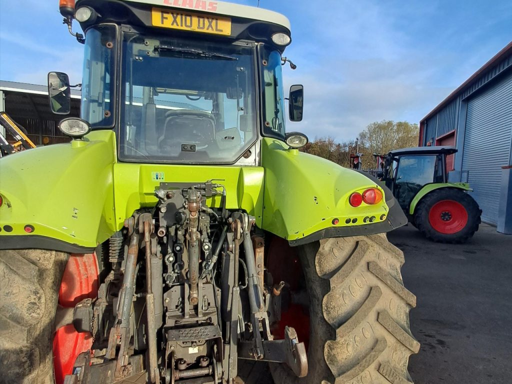 CLAAS ARION 640