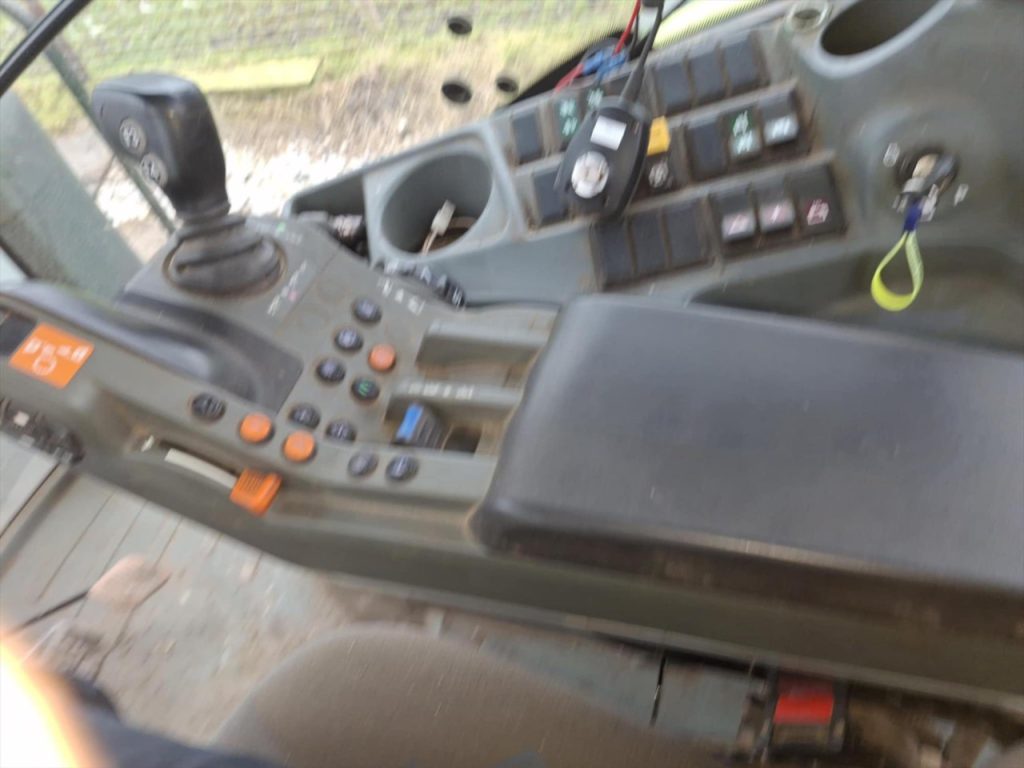 CLAAS ARION 630