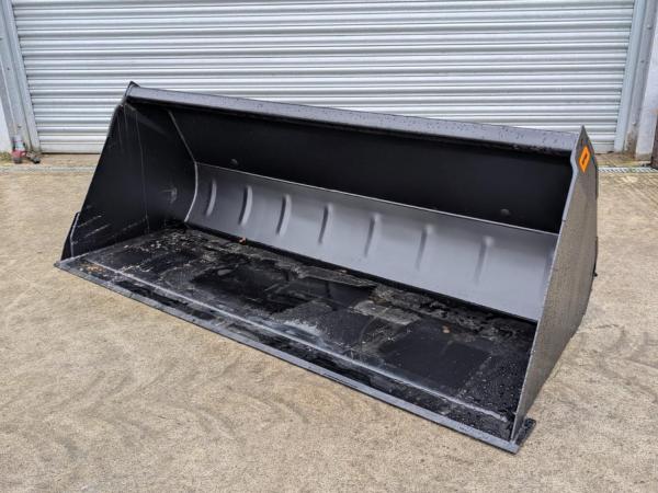 NEW QUICKE 2.15 METRE BUCKET EURO BRACKETS