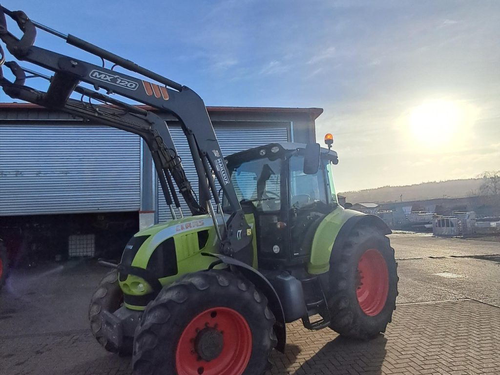 CLAAS ARION 640