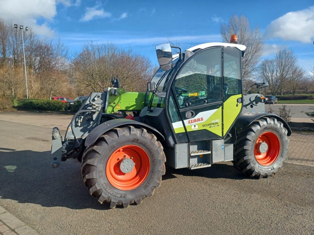 CLAAS SCORPION 635