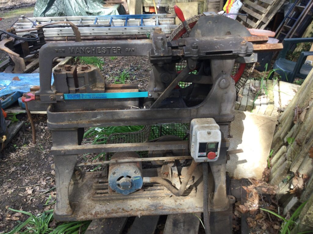 Mechanical saw