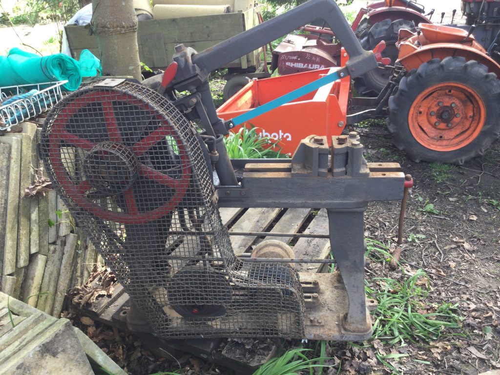 Mechanical saw