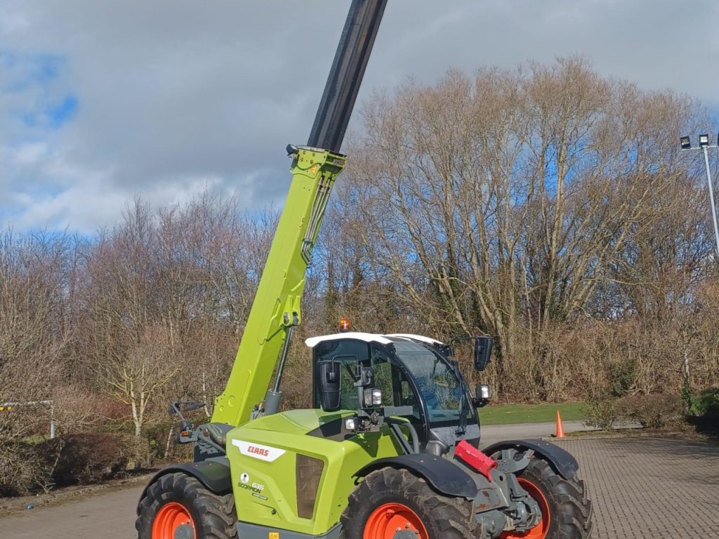 CLAAS SCORPION 635