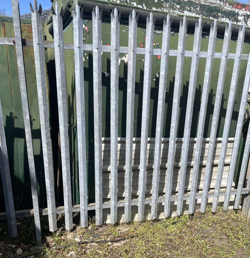 PALISADE FENCING