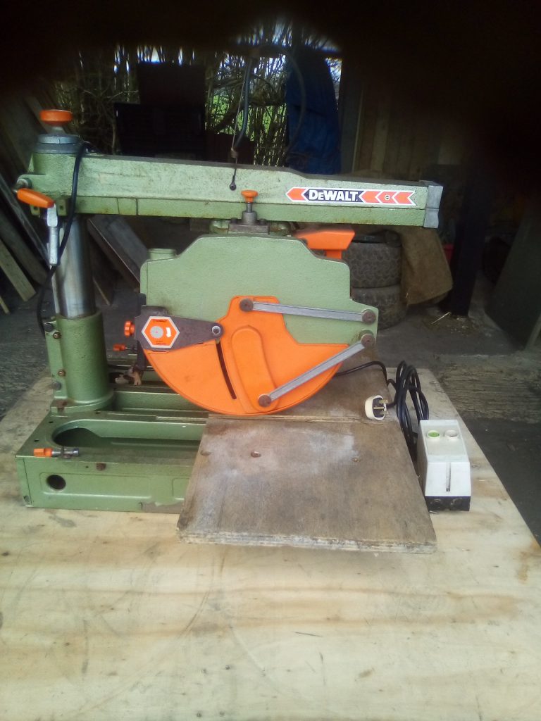 DEWALT RAIAL ARM SAW