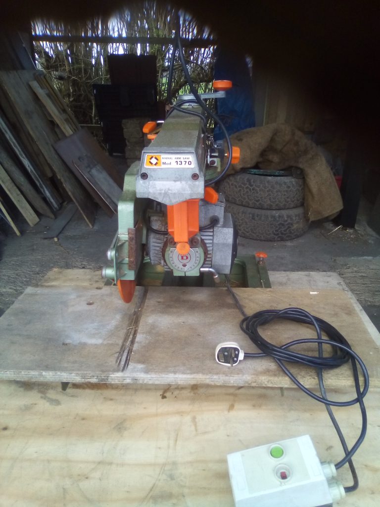 DEWALT RAIAL ARM SAW