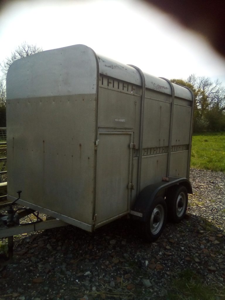 IFOR WILLIAMS STOCK TRAILER
