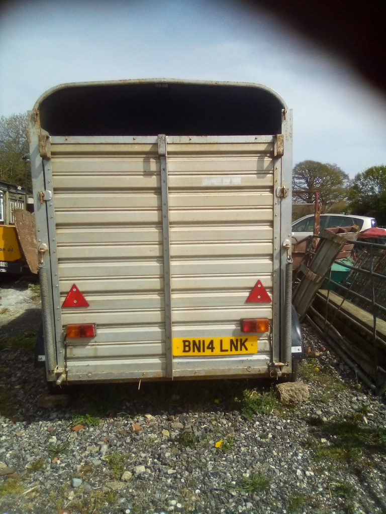 IFOR WILLIAMS STOCK TRAILER