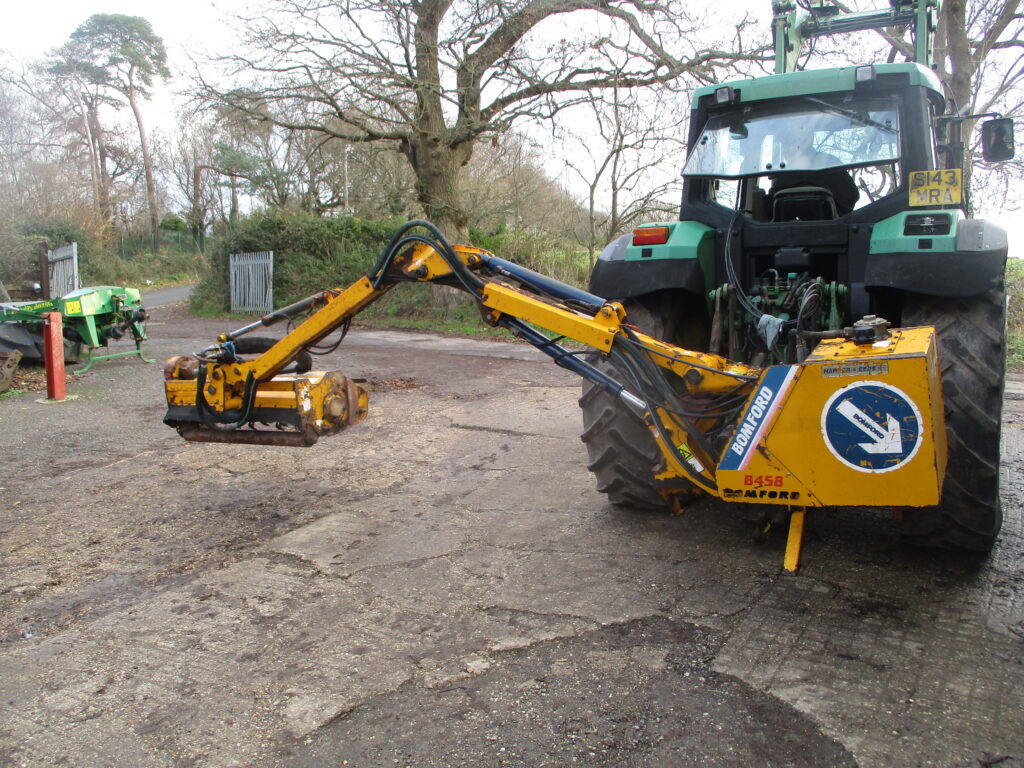 HEDGE CUTTER
