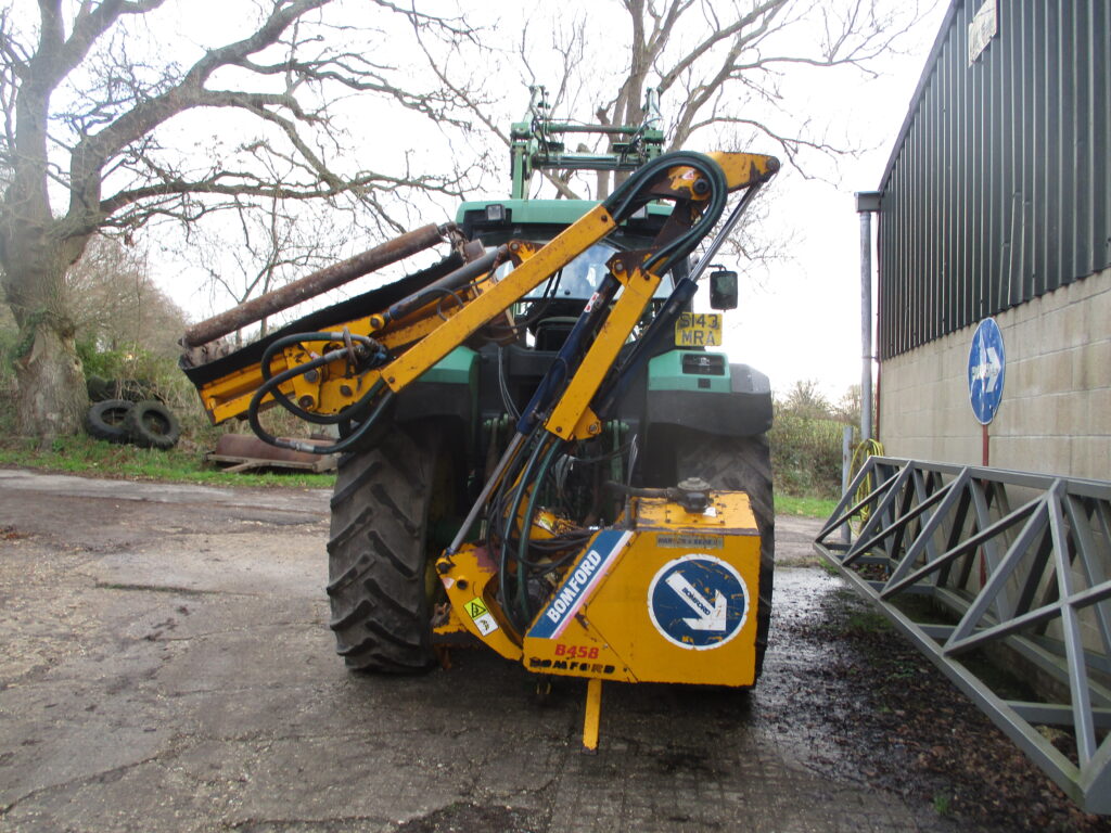 HEDGE CUTTER