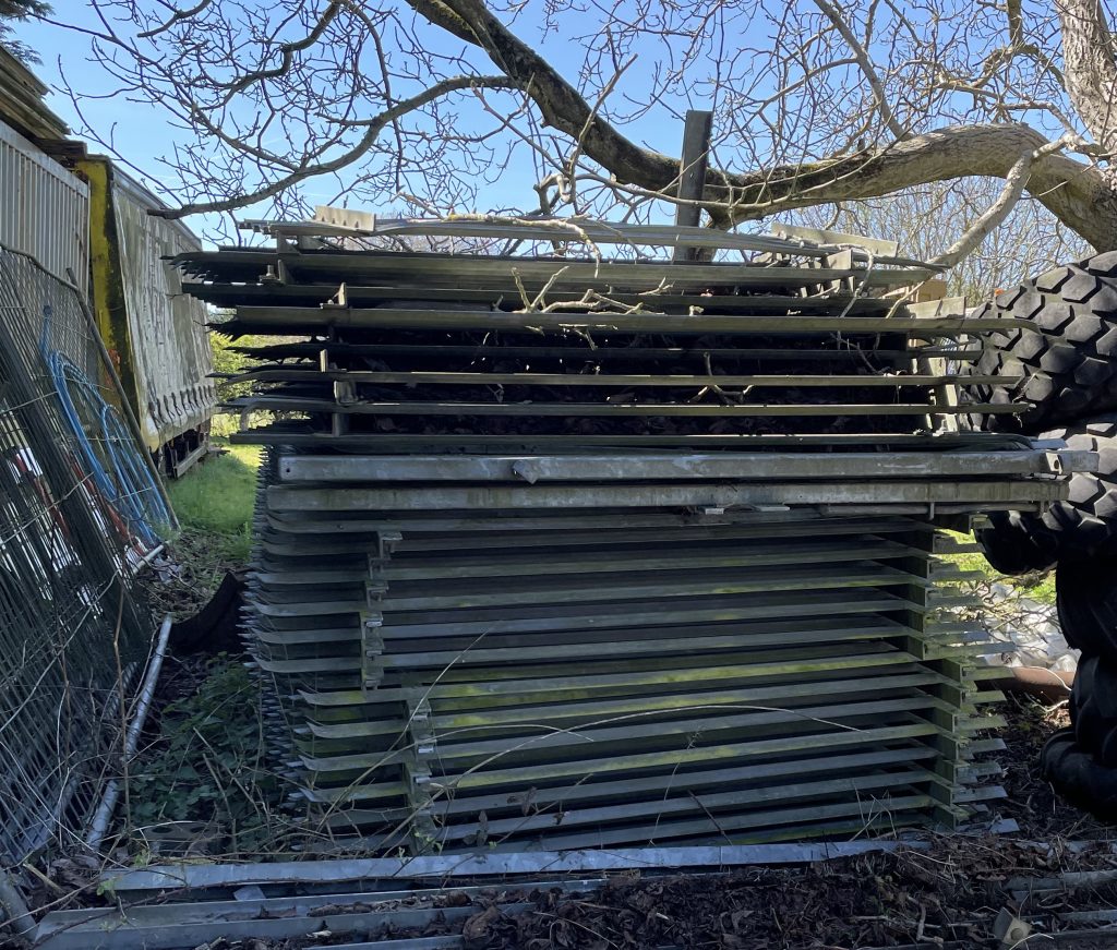 PALISADE FENCING