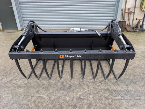 NEW QUICKE 1.7 METRE DUNG GRAB EURO BRACKETS