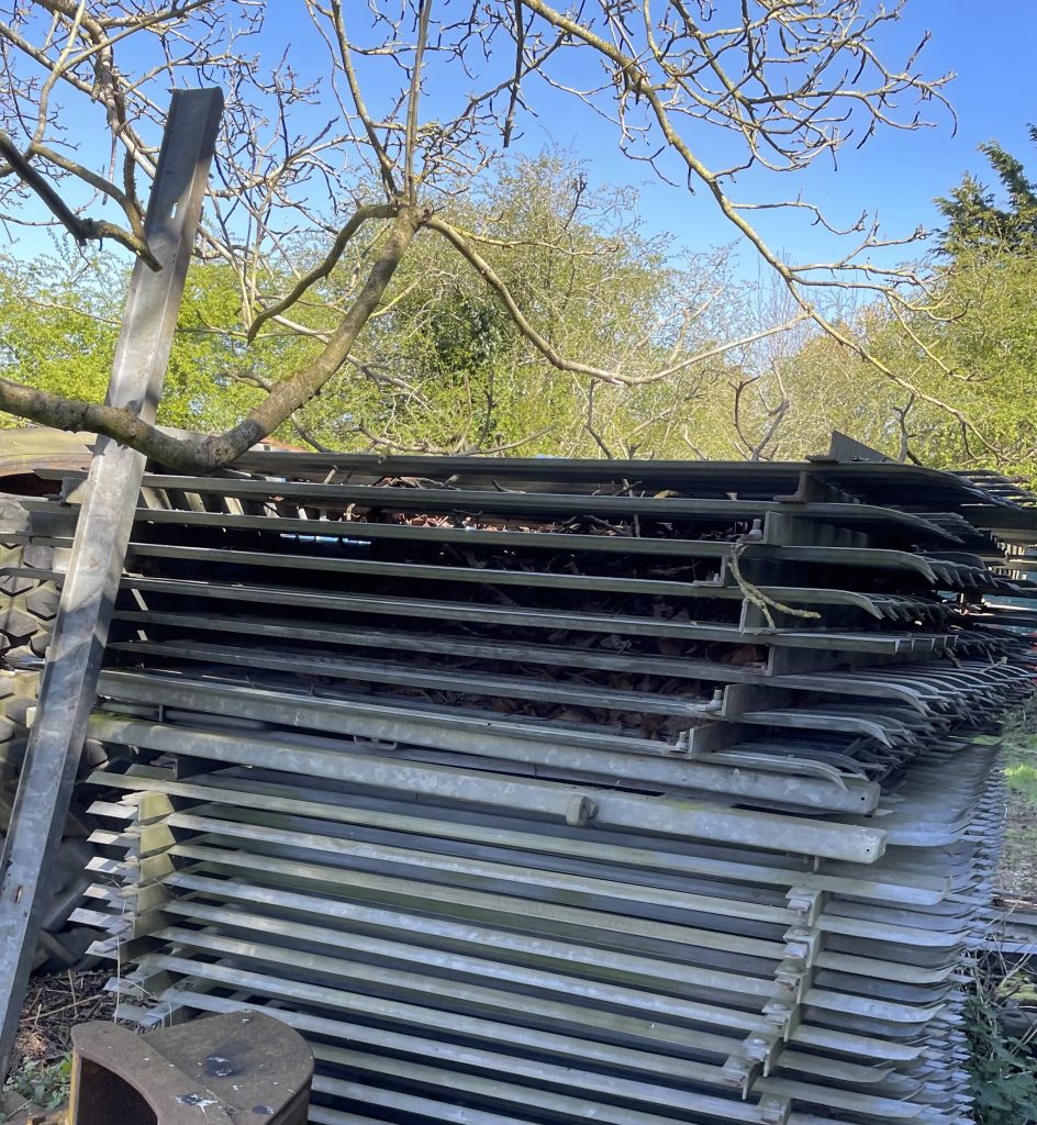 PALISADE FENCING
