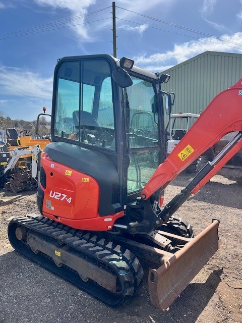 KUBOTA U 27-4