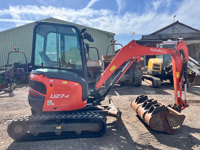 KUBOTA U 27-4