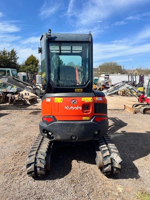 KUBOTA U 27-4